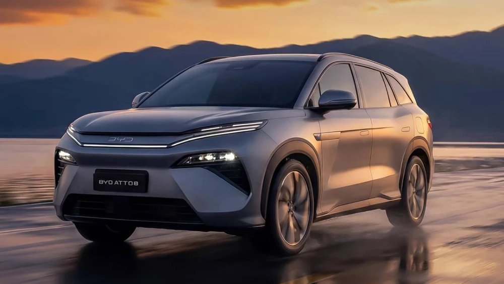  Цена гибридного BYD Atto 8 стала известна в Узбекистане. Кроссовер уже можно купить