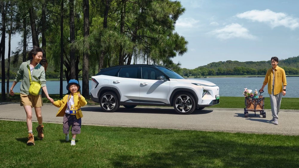  Фото &laquo;живого&raquo; Geely Galaxy M7 опубликовали в Китае. Что уже известно о новом кроссовер