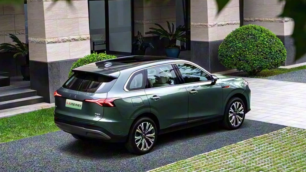  Hongqi объявила цены на новый HS6 PHEV. В Китае стартовали продажи гибридного кроссовера