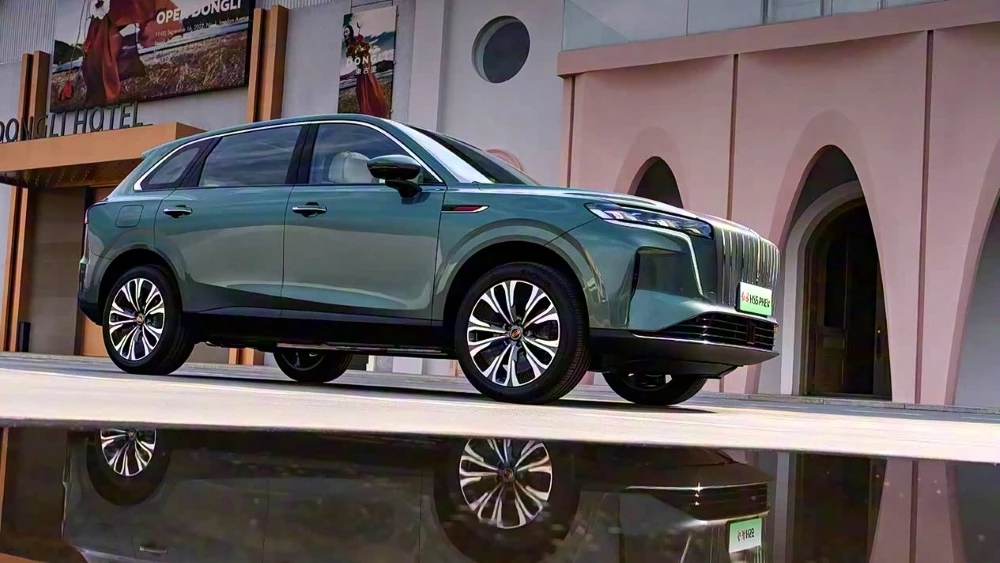  Hongqi объявила цены на новый HS6 PHEV. В Китае стартовали продажи гибридного кроссовера