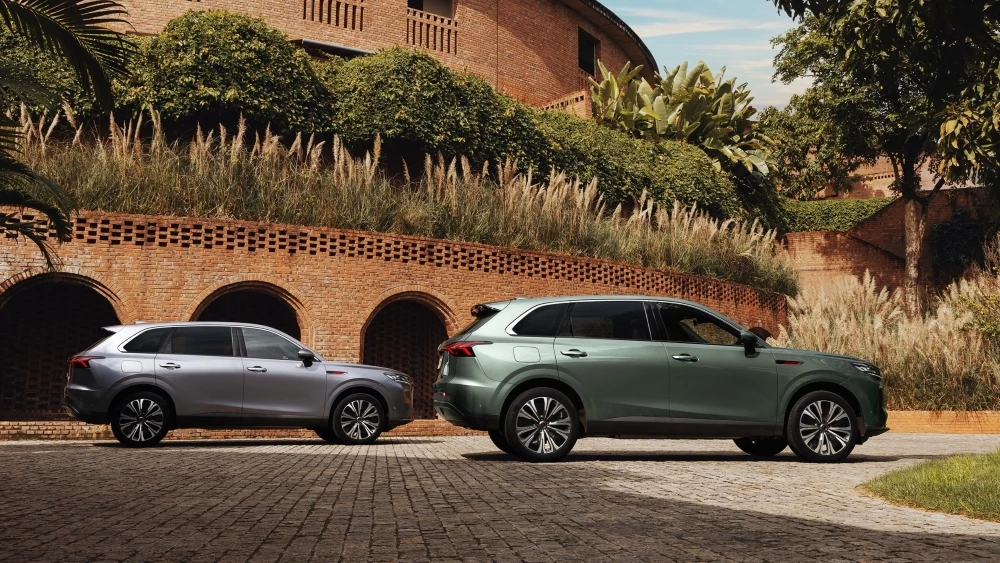  Hongqi объявила цены на новый HS6 PHEV. В Китае стартовали продажи гибридного кроссовера