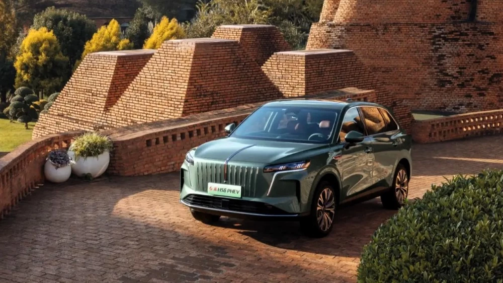  Hongqi объявила цены на новый HS6 PHEV. В Китае стартовали продажи гибридного кроссовера