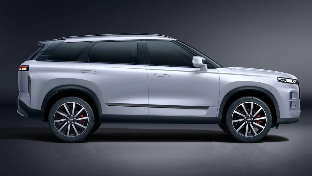  Кроссовер Jaecoo J7 появится в России с другим названием. Продажи могут начаться в 2026 году