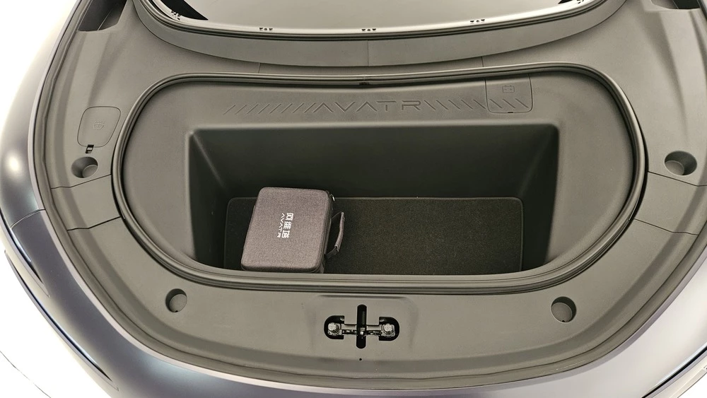  &laquo;Один-два&raquo; &ndash; и готово? Наш обзор электрического седана Avatr 12