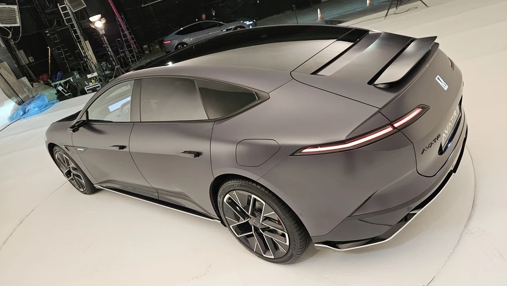  &laquo;Один-два&raquo; &ndash; и готово? Наш обзор электрического седана Avatr 12