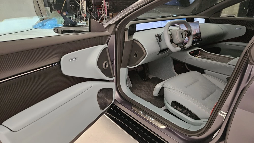  &laquo;Один-два&raquo; &ndash; и готово? Наш обзор электрического седана Avatr 12