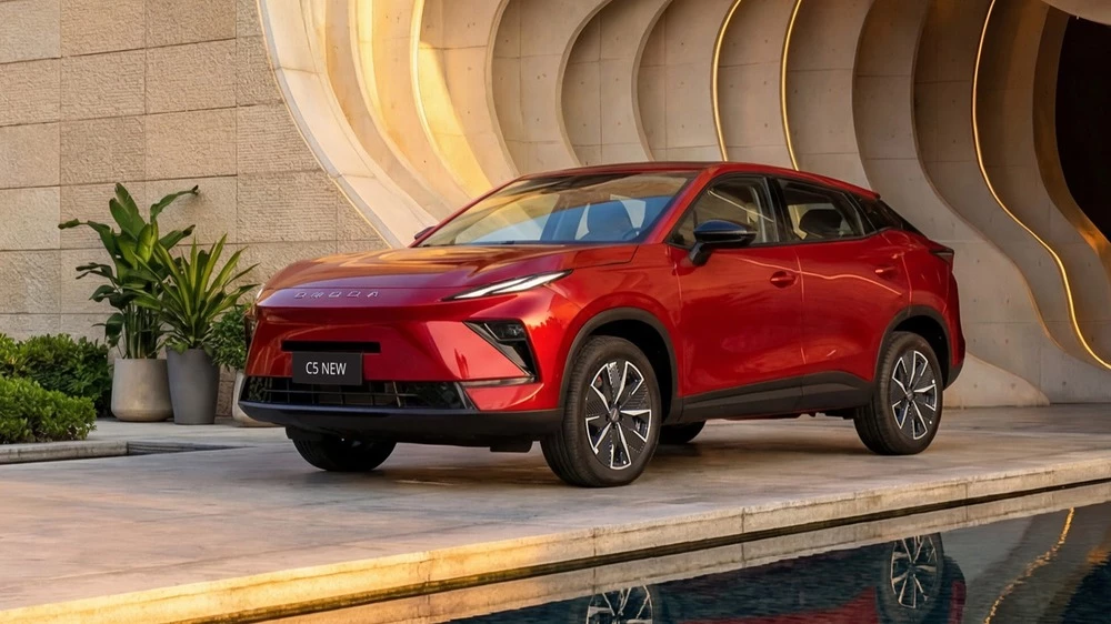  Три модели для России. Omoda и Jaecoo показали новые кроссоверы C5, J6 и J7