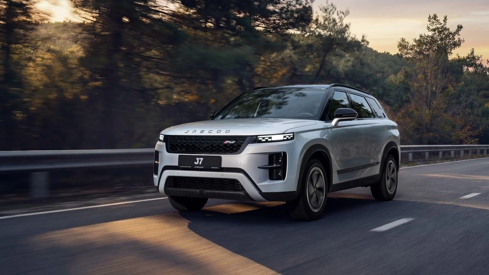  Три модели для России. Omoda и Jaecoo показали новые кроссоверы C5, J6 и J7