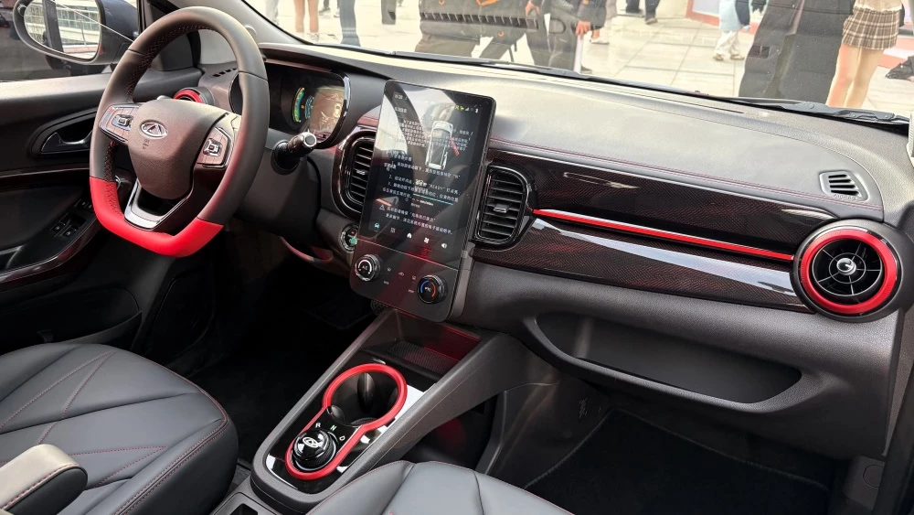  Chery вывела на рынок две первые новинки 2026 года. Что это за модели