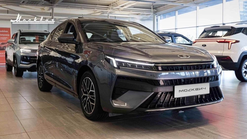  Если где и остались &laquo;Москвичи 6&raquo;, то на заводе. Но дилеры об уходе модели не сожалеют