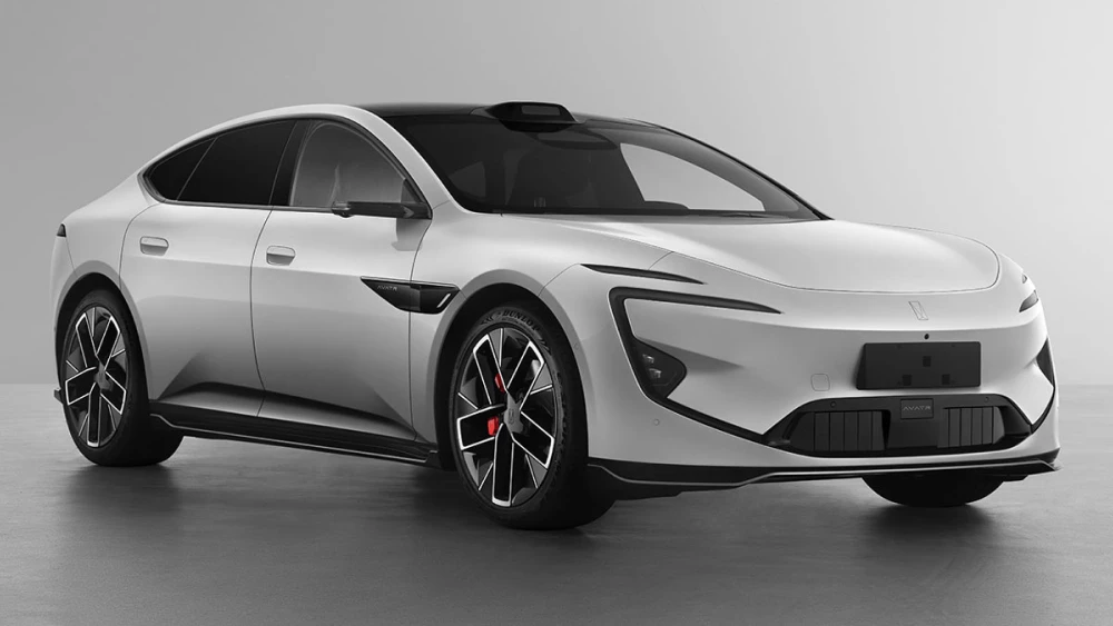  Обновленный Avatr 12 получил три электромотора на 968 л.с. Как ещё изменилась модель