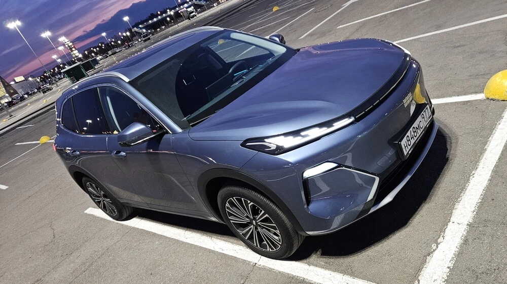  В Geely отказались от принципа &laquo;матрешки&raquo;. Почему на дизайн EX5 EM-i ушло всего 3,5 месяца