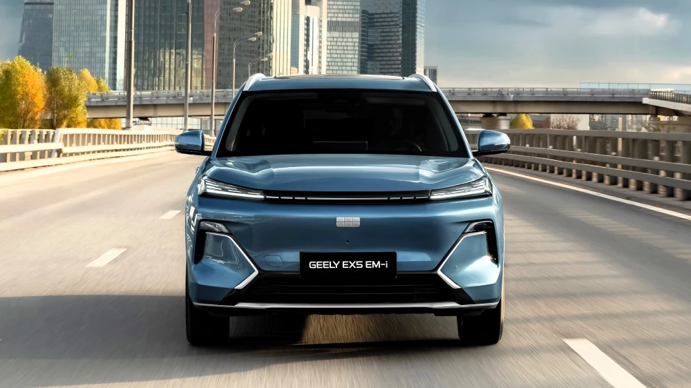  В Geely отказались от принципа &laquo;матрешки&raquo;. Почему на дизайн EX5 EM-i ушло всего 3,5 месяца