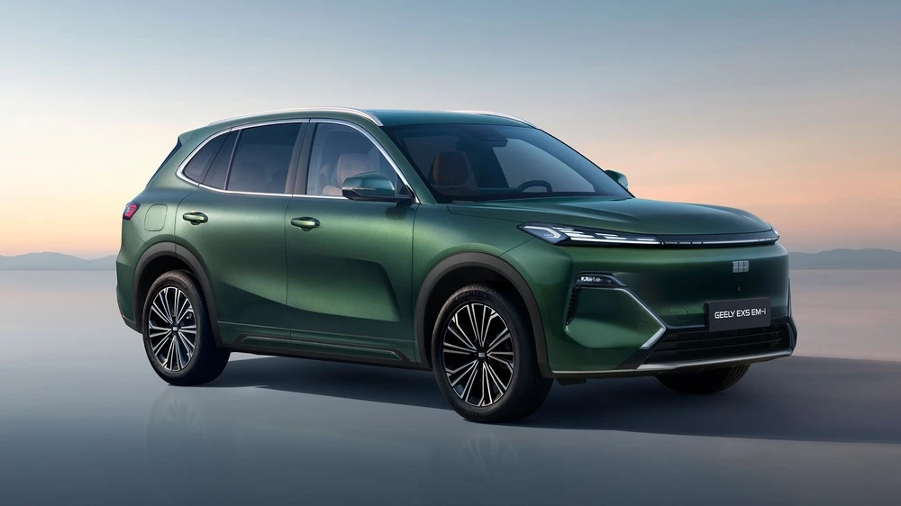  В Geely отказались от принципа &laquo;матрешки&raquo;. Почему на дизайн EX5 EM-i ушло всего 3,5 месяца