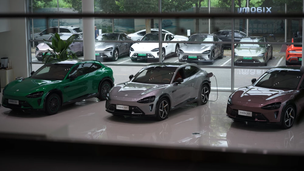  В Китае рухнули цены на подержанные автомобили Xiaomi. Они теряют до 1,7 млн рублей за 6 месяцев